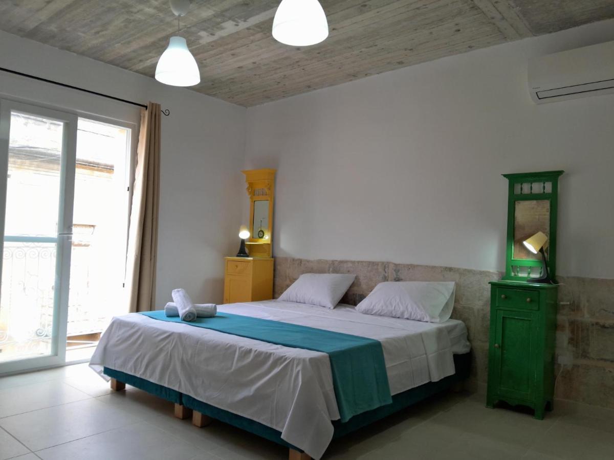 Limestone Suites Sliema Bagian luar foto