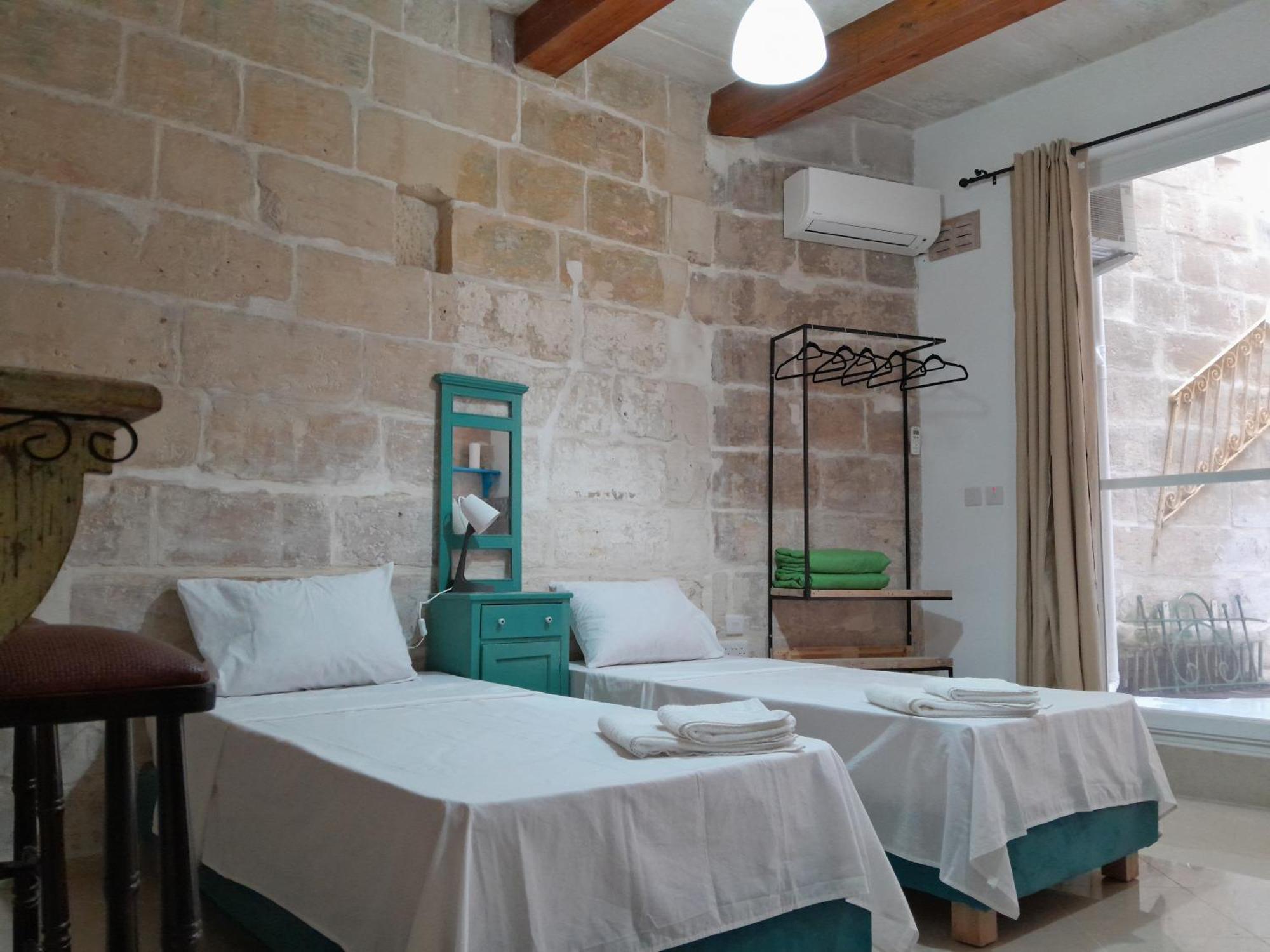 Limestone Suites Sliema Bagian luar foto