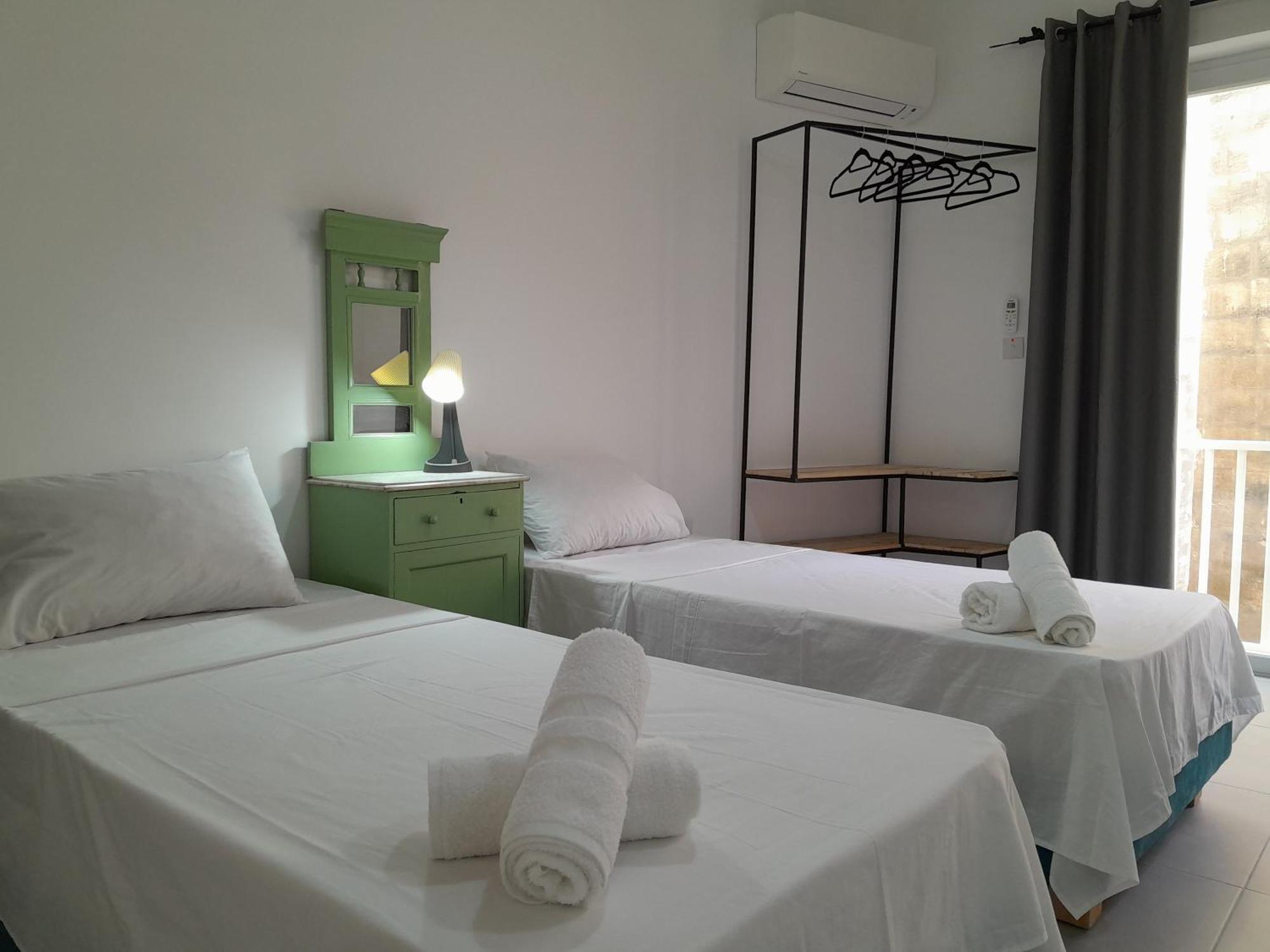 Limestone Suites Sliema Bagian luar foto