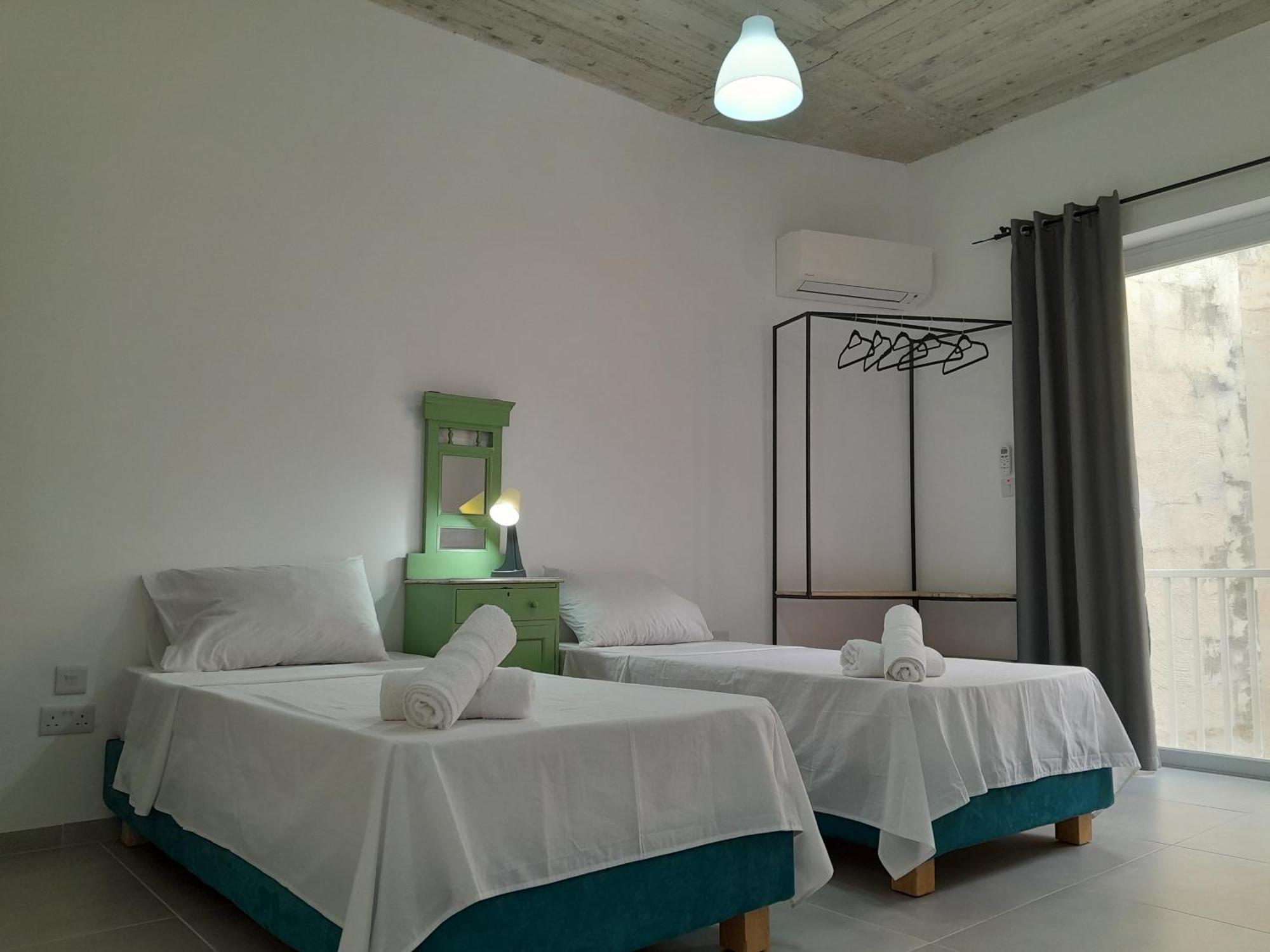 Limestone Suites Sliema Bagian luar foto
